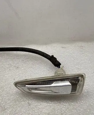 Opel Astra K Front fender indicator light 13491088 361531665