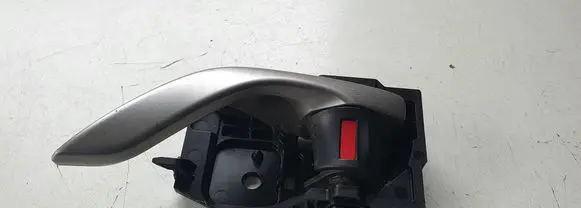 Mazda 3 II Front door interior handle
