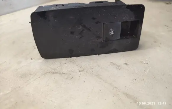 Opel Insignia A Electric window control switch 13222229