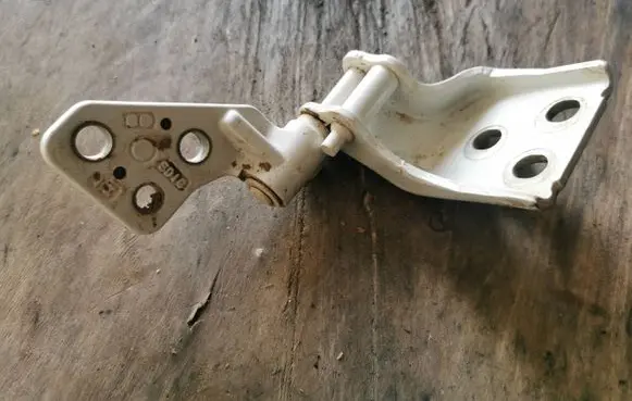 Peugeot Partner Tailgate hinge 