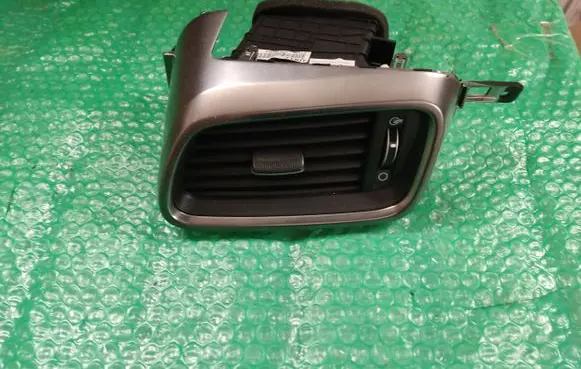 KIA Sorento Dash center air vent grill 97480-C5910P 1804107