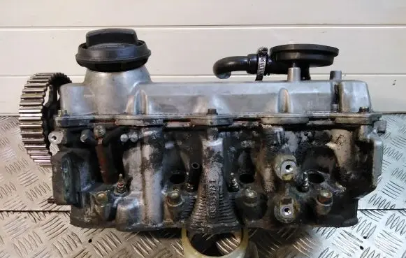 Volkswagen New Beetle Engine head 023D