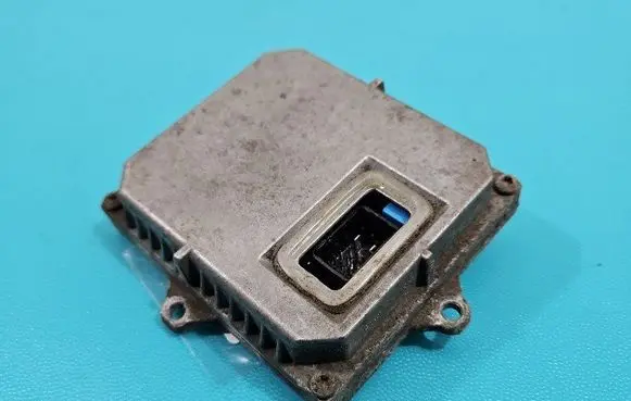 Volkswagen Jetta V Headlight ballast module Xenon 1307329090 IMPRK1473080