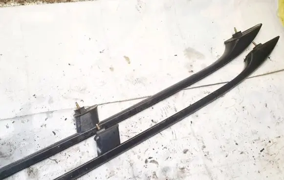 Hyundai Trajet Roof bar rail