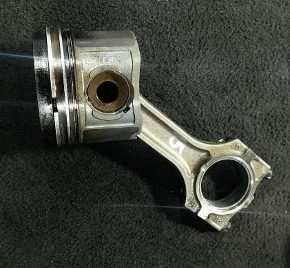 BMW 5 E39 Piston with connecting rod
