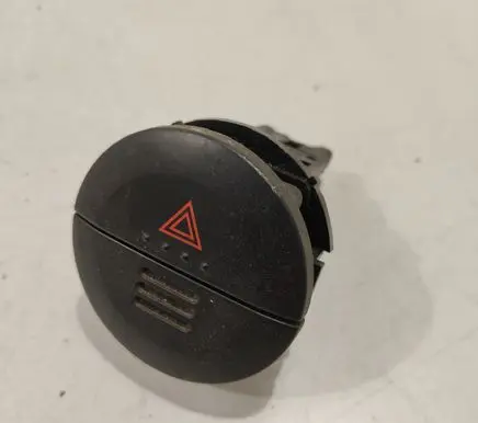 Nissan X-Trail T30 Hazard light switch