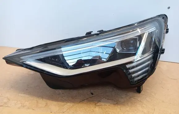 Audi e-tron Headlight/headlamp 4KE941039