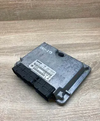Opel Vectra B Engine control unit/module ECU 90508986 0281001633