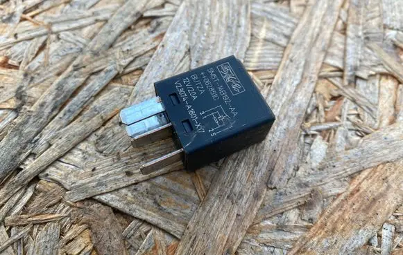 Ford Focus Other relay 5M5T14B192AA V23074A1801X17