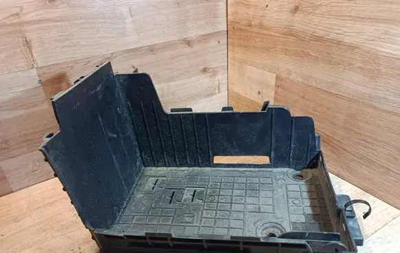 Battery box tray