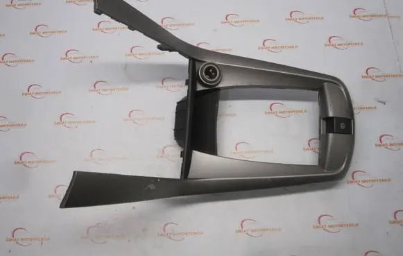 Chevrolet Captiva Gear shifter surround trim plastic 22751721