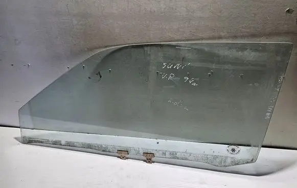 Nissan Sunny Front door window/glass (coupe) 43R00033