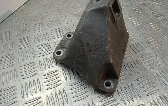 BMW 5 F10 F11 Engine mounting bracket 6795958 6781242