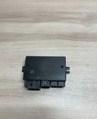 Volkswagen PASSAT B8 Tow bar trailer control unit/module 5Q0907383D 8A001001