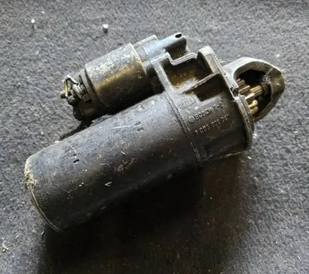 BMW 3 E36 Starter motor 1005821747