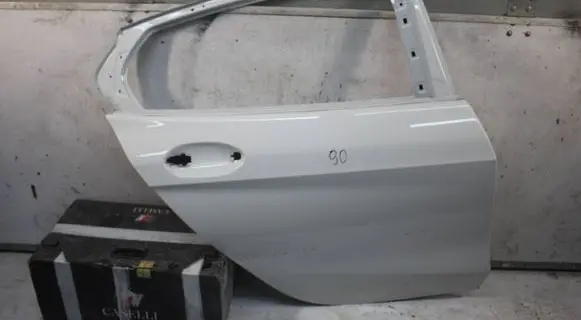 BMW 1 F40 Rear door