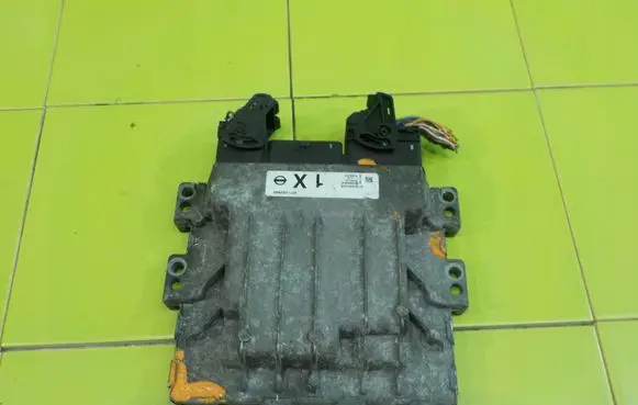 Nissan Juke I F15 Engine control unit/module 23710BV89B