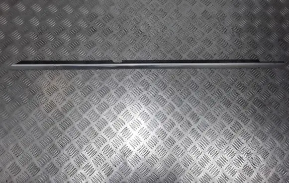 Mercedes-Benz ML W166 Front door glass trim molding A1667350465