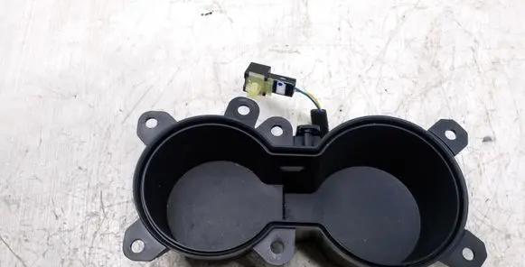 Cup holder front