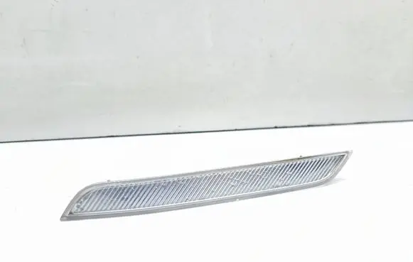 BMW X6 M Front reflector 7187087