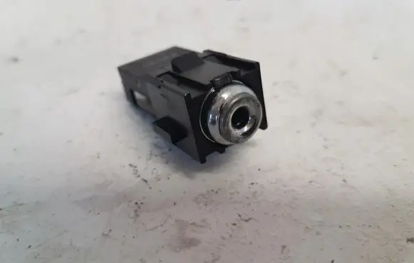Peugeot 308 AUX in-socket connector 