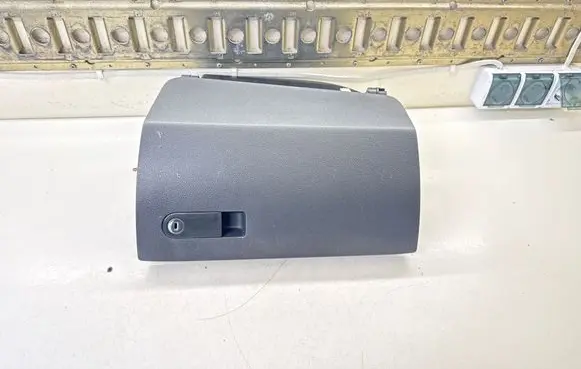 Volkswagen Transporter - Caravelle T5 Glove box 7H1857121