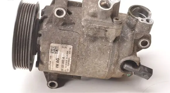 Volkswagen Golf V Air conditioning (A/C) compressor (pump) 5N0820803A