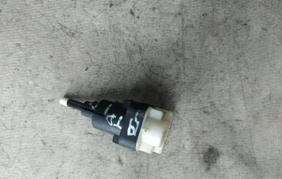 Brake pedal sensor switch