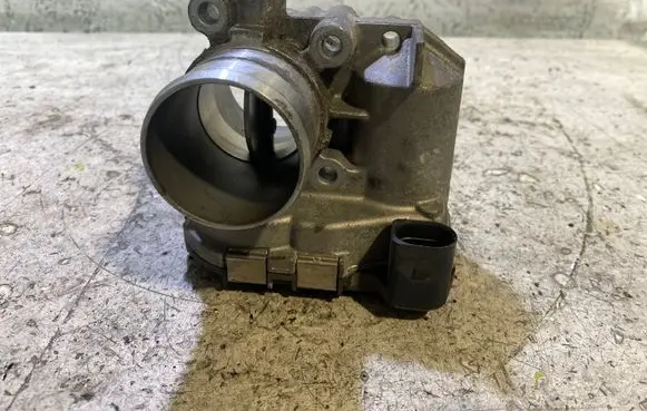 Renault Laguna III Throttle valve 8200330810 8200330812 0281002681