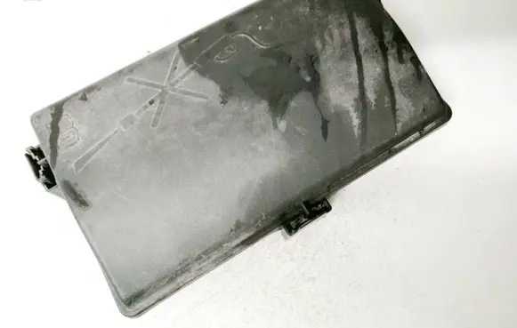 Chevrolet Cruze Fuse box cover 13222784