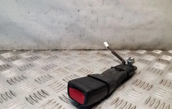 Lexus RX 450H Rear seatbelt buckle