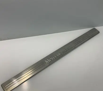 Mercedes-Benz C W204 Side skirt front trim A2046800135 2046800135