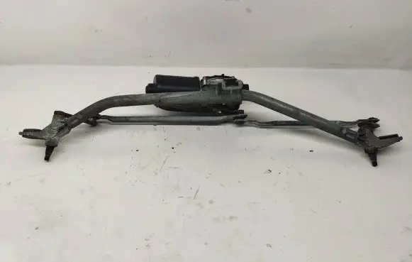 Audi A4 S4 B5 8D Front wiper linkage and motor 8D1955113C 0200A