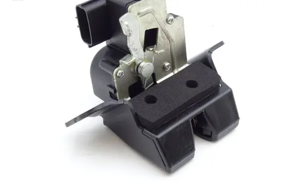 Hyundai i30 Tailgate lock latch 812302L000