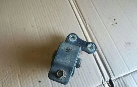 Honda Jazz Engine mount bracket