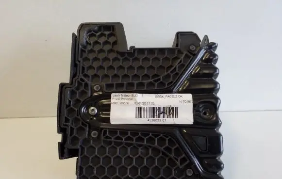 Opel Grandland X Fuse module 9822465180