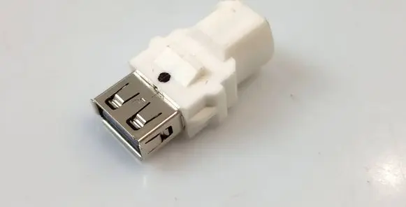 BMW 4 F32 F33 USB socket connector 84109390501 9390501