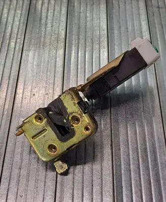 Volvo S40, V40 Rear door lock