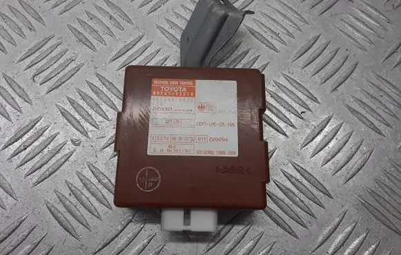 Toyota Corolla E110 Door central lock control unit/module 89741-12210