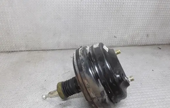 Volkswagen PASSAT B5.5 Brake booster 4B3612105