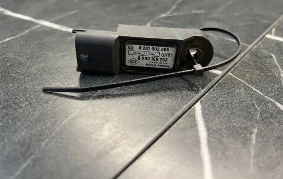 Nissan Qashqai Air pressure sensor 8200168253