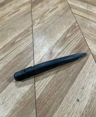 Mercedes-Benz E W212 Rear wiper blade arm 