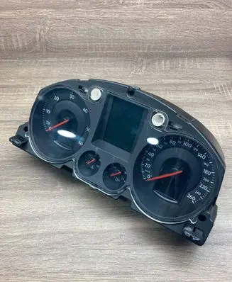 Volkswagen PASSAT B6 Speedometer (instrument cluster) 3C0920871E