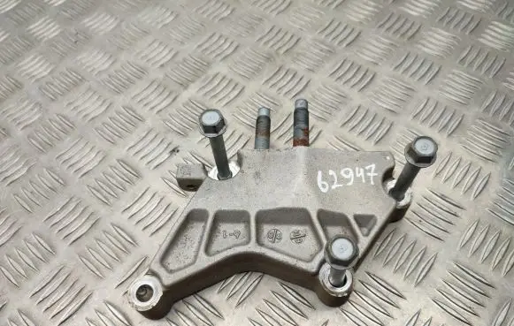 KIA Sportage Engine mounting bracket