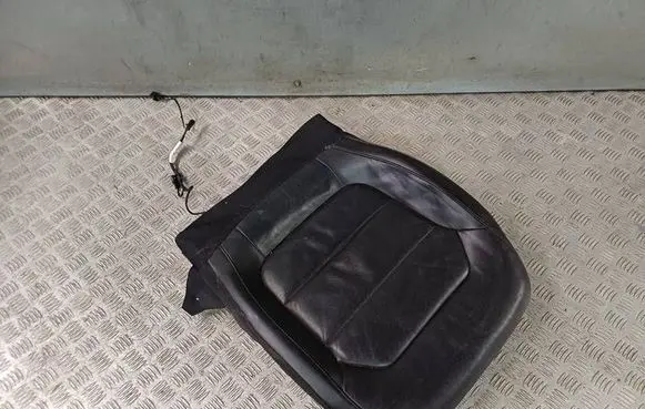 Volkswagen PASSAT B7 Seat trim 