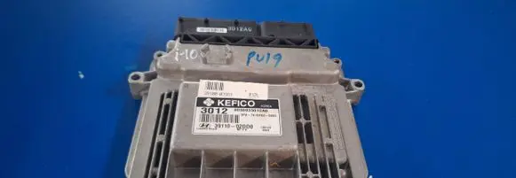 Hyundai i10 Engine control unit/module 3910002DD3 3911002DD0 9030933012A0