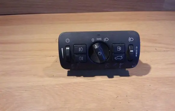Volvo V70 Light switch 30739415 04066302