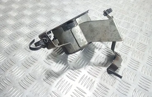 Mitsubishi Outlander Fuel filter bracket/mount holder 