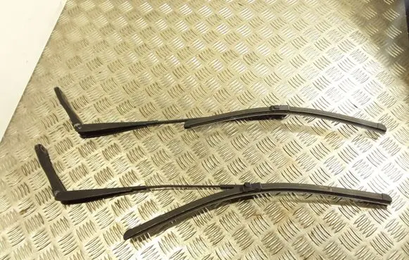 Opel Astra H Front wiper blade arm 13111219LH 13111220LH