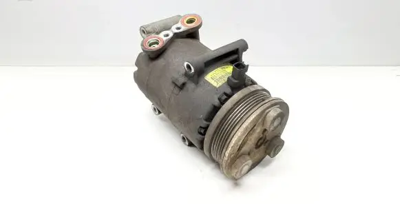 Volvo V50 Air conditioning (A/C) compressor (pump) 6M5H19D629AB